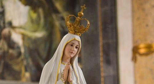 Lire la suite à propos de l’article Anniversaire de l’apparition de Notre Dame à Fatima